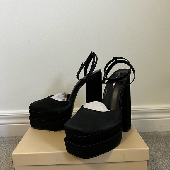 Public Desire Black Satin Platform Heels US9 - Picture 5 of 6